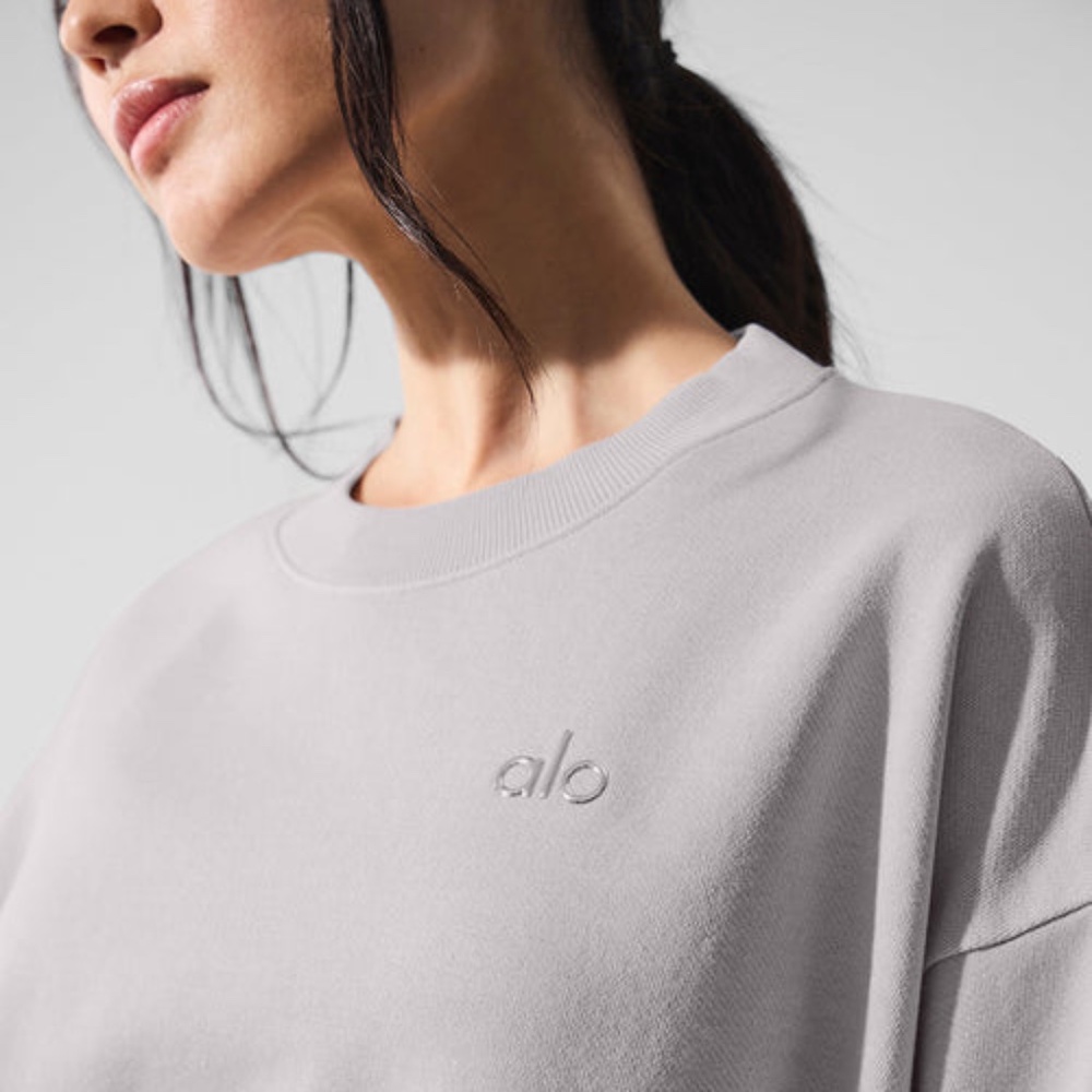 ALO Yoga Washed Accolade Crew Neck in Grey Sky Wash